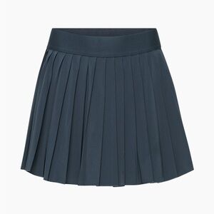 TNA move Aritzia Tennis skirt XS
